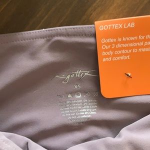 Beautiful, brand new by gottex leggings.